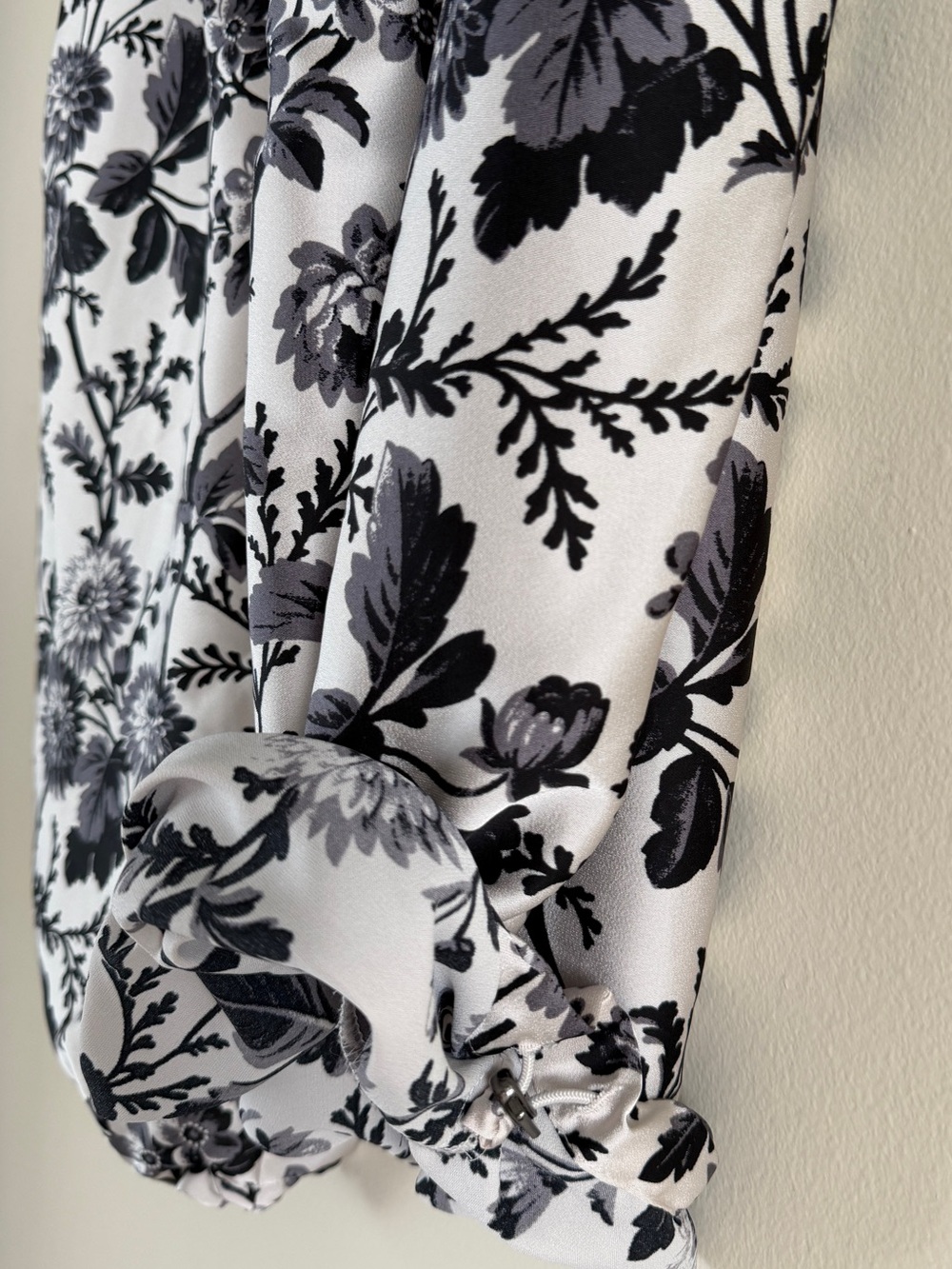Maeve by Anthropologie Floral Silky Parachute Pants Black White Size M - Picture 8 of 12
